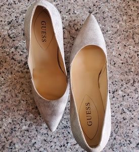 Guess high heel shoes/pumps